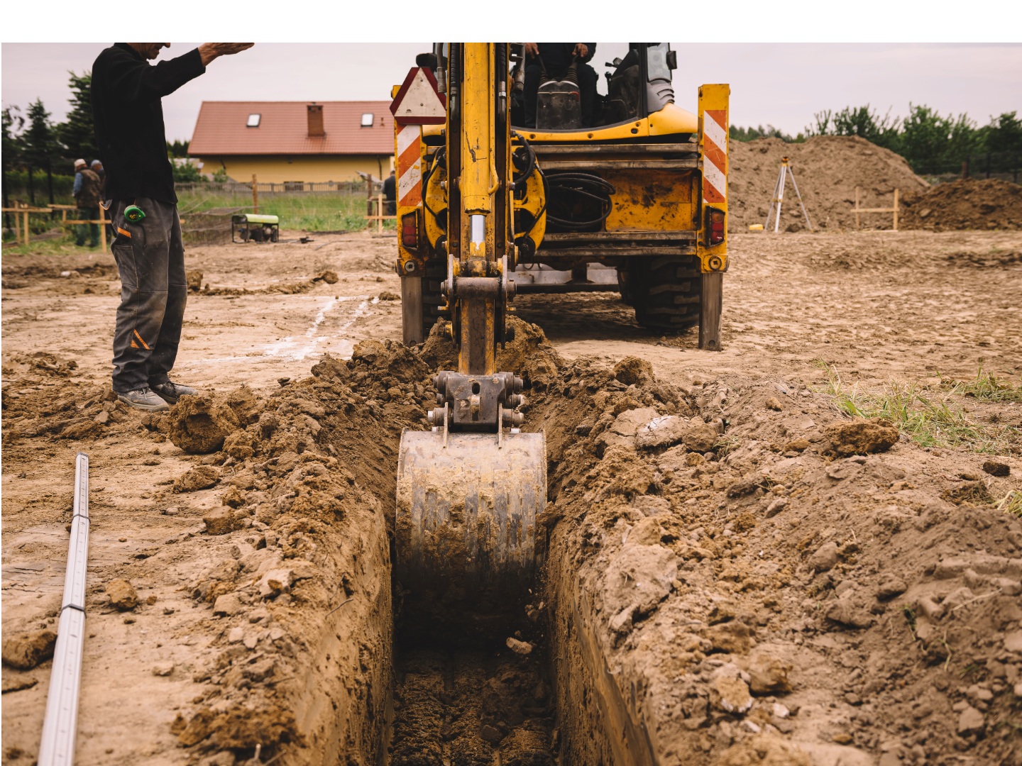 Terrassement,Excavation,Nivellement de terrain,Fondations,Coulage de béton,Pose de chape,Drainage,Assainissement,Préparation de terrain,Travaux de terrassement,Entreprise de terrassement,Services de terrassement,Maçonnerie,Construction,Stabilité des sols,Fouilles,Tranchées,Canalisations,Systèmes de drainage,Surface plane,Projets de construction,Professionnels du terrassement,Qualité des fondations,Durabilité des structures,Sécurité des constructions,Terrassement résidentiel,Terrassement commercial,Terrassement industriel,Équipement de terrassement,Techniques de terrassement,Déblaiement,Remblaiement,Compactage,Démolition,Aménagement extérieur,Paysagisme,Génie civil,Infrastructure,Routes,Parkings,Piscines,Bassins,Rétention d'eau,Évacuation des eaux pluviales,Étanchéité,Fondations profondes,Fondations superficielles,Micropieux,Pieux forés,Pieux battus,Pieux vissés,Pieux préfabriqués,Pieux en béton,Entreprise de maçonnerie terrassement,Entreprise terrassement,terrassement entreprise,maçon terrassement,préparation de terrain pour construction,préparation du terrain pour une construction,Nivellement,Evacuation des déblais,Pieux en acier,Maçonnerie terrassement